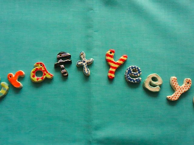 カラフルな釉薬や絵の具をご用意しています。_銀座クラフトイーヨー