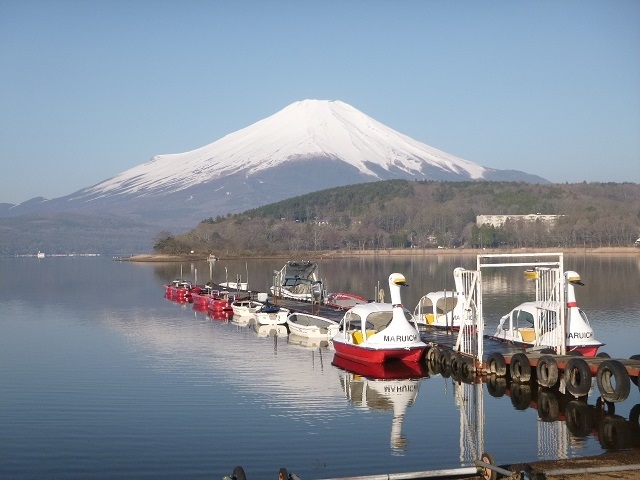 真正面に富士山。最高のロケーション。_エアストリーム