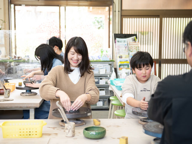 家族や友人と楽しく陶芸体験ができます!_藤枝市陶芸センター