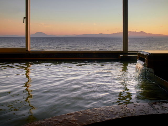 大浴場(夕焼け)_指宿温泉 こらんの湯 錦江楼