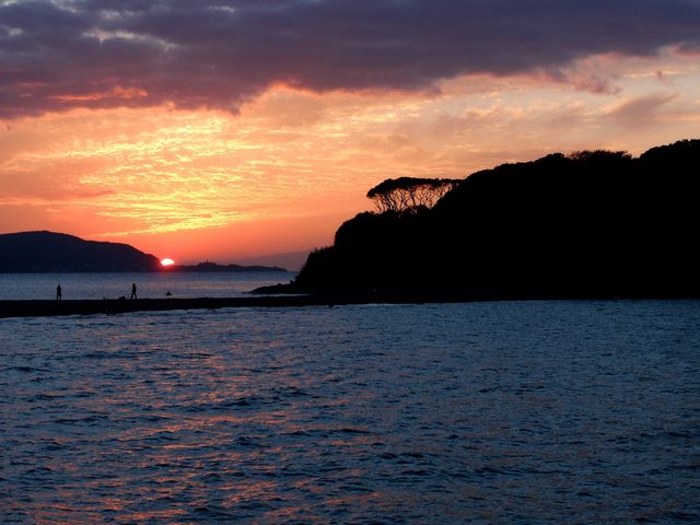 沖ノ島で見る夕焼けはどこか非日常の世界。_たてやま・海辺の鑑定団