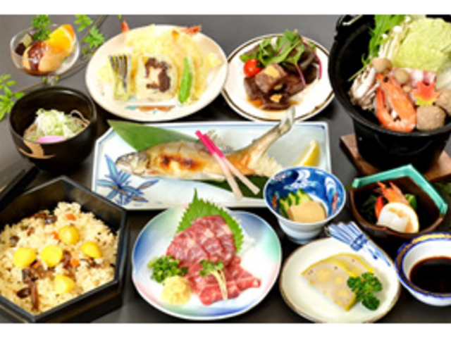 鮎料理など季節料理でのおもてなし。_ホテルサン人吉