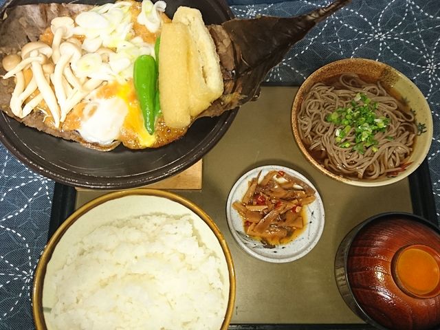 朴葉みそ定食 郷土料理他メニュー豊富_ひがくの湯と登山者食堂