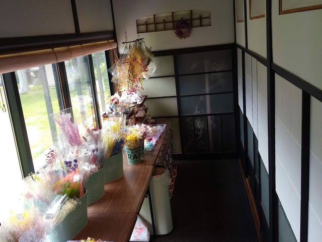 たくさんの花材と資材でデザインは無限です♪_古民家アトリエwisteria+