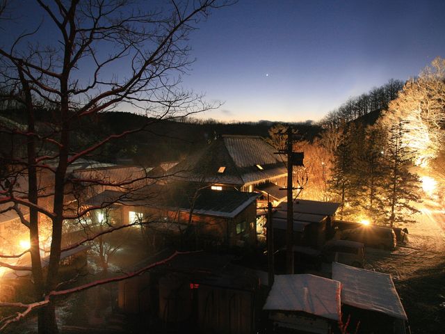 夜の和らく外観_里の湯 和らく