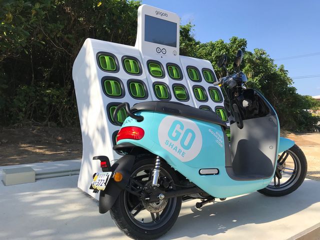 充電ステーションにて無料バッテリー交換♪簡単・楽々♪_電動スクーターシェアリング e-SHARE石垣