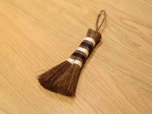 しゅろの小さなほうき作りのワークショップ(完成品)_やちむんと暮らしの道具「mano(マーノ)」