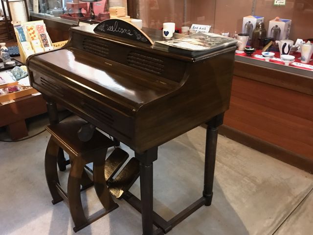 100年前の足ふみオルガン。ご自分で演奏もできます。_奥飛騨酒造(旧高木酒造)