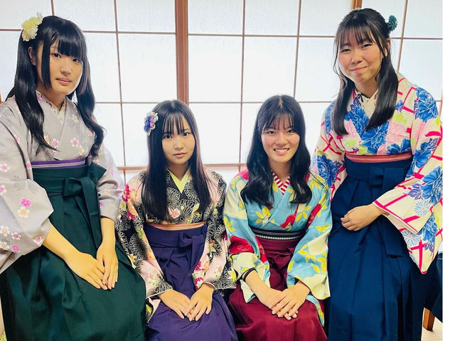修学旅行の記念にいかがですか?一生忘れられない想い出になりますよ。
四人揃っての袴姿可愛い_長崎きもの乙女プロジェクト