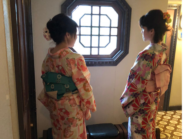 グラバー園までは、徒歩で行って、お土産屋さんを巡るのもいいし、タクシーで行ってもワンメーターぐらいです。長崎の街並みを楽しんでくださいね。_長崎きもの乙女プロジェクト