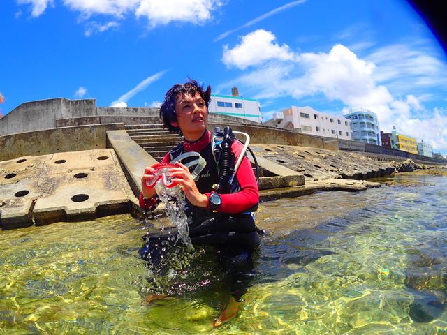 キレイな海に潜り行くよ!準備万端、期待しかない、早く潜ってウミガメに会いに行かないと!_sea mahina