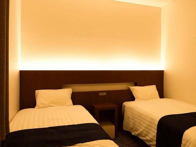 2F宿泊施設。全3部屋完備。ツインのお部屋で、シモンズの最高級ベッドを使用。_みくに隠居処(おさかな集積所おとと)