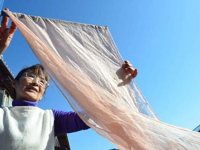 ストールは女性から大人気!_みなべの里 梅染め工房