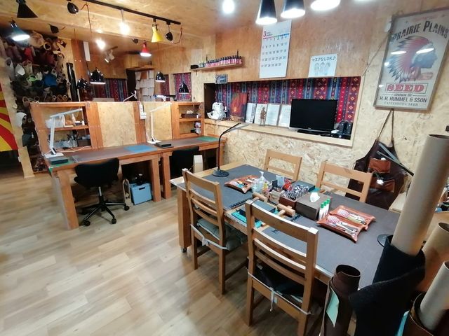 教室内1_LEATHER工房YANAI 革教室