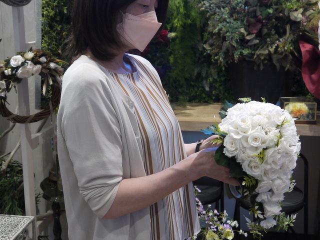 ブーケ制作は丁寧な指導で定評です。ぜひご相談ください。_アトリエ 北の花籠