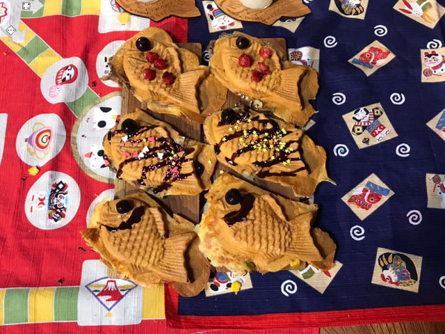 たい焼きにデコレーションすることも可能です!(デコレーション具材はお客様のお持ち込みです)_浅草たい焼き工房「求楽」ASAKUSAGURAKU