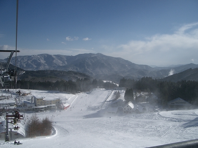 ハチ北スキー場。関西随一の規模と積雪量を誇るゲレンデです。_ハチ北スキー場 CBレンタル