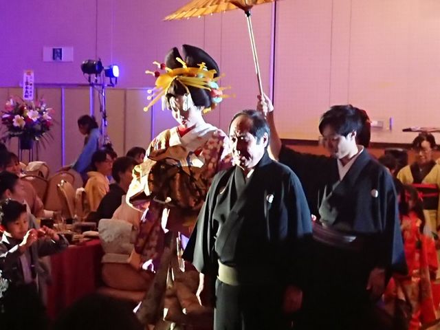 2019 春の学院祭イベントでおいらん道中を披露_美保姿きもの学院 志木校