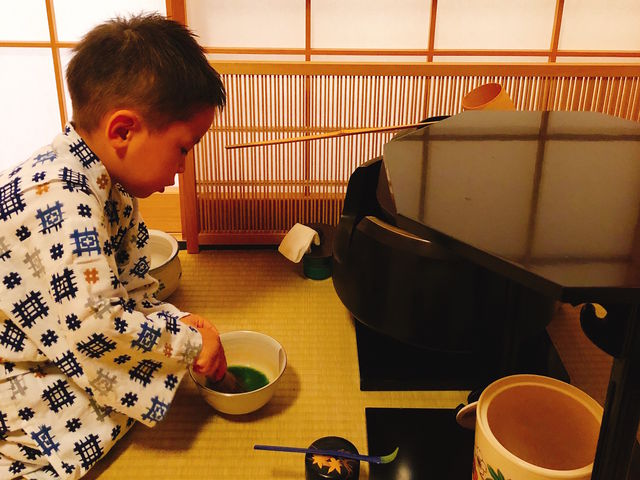 3歳から体験可能です。子ども用のかわいくちいさなお茶碗も。_茶道具かきぬま