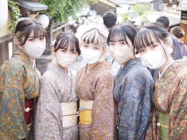 沢山の種類のお着物からお選び頂けます_京都着物レンタル アンドットキョウト本店