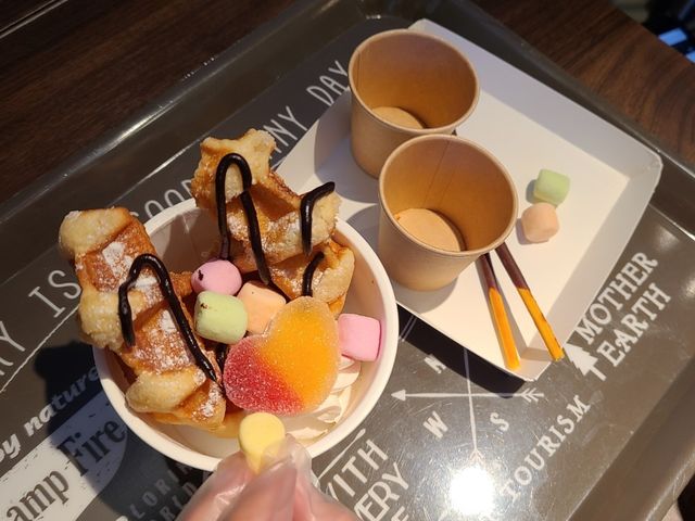 かわいくトッピングしましょう_ドラスルカフェ