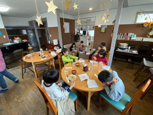 食堂スペースはランチ付きイベントや子ども食堂を開催する他、レンタルスペースとして提供。_里山ハーモニー