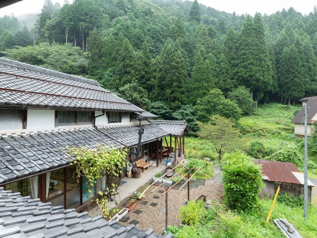 離れ家の2階からの眺めです。裏の眺めも良いです。_山県古民家ちごのもり