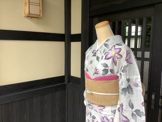 金澤の古きよき町家数か所を使ってきもののお稽古をしています。_ナツメミヤビ
