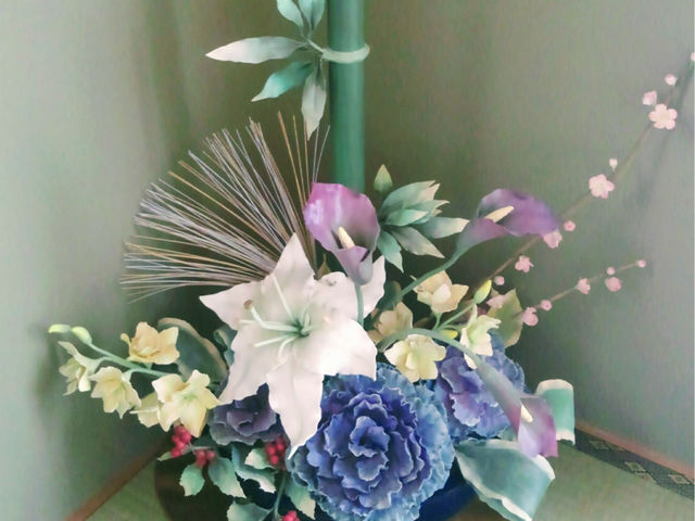 和室には、新春飾りがあります。_クレイフラワーPASTEL