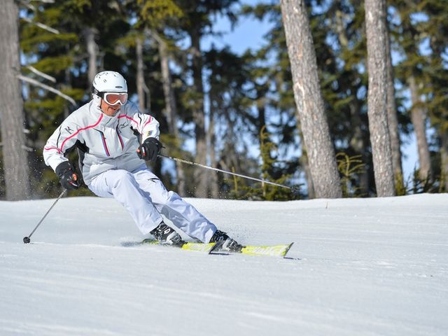 NISEKO EPIC SNOW SCHOOL