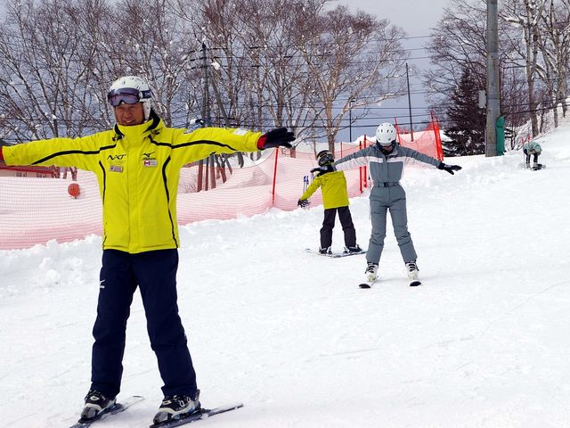 NISEKO EPIC SNOW SCHOOL