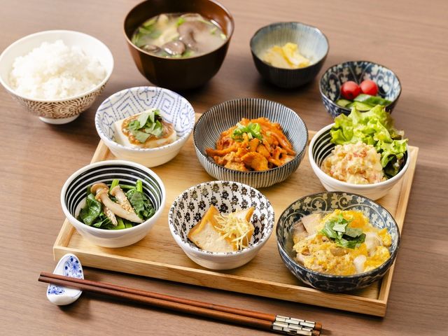 【朝食】小鉢御膳(盛り付け一例)_ホテルウィングインターナショナル東京赤羽