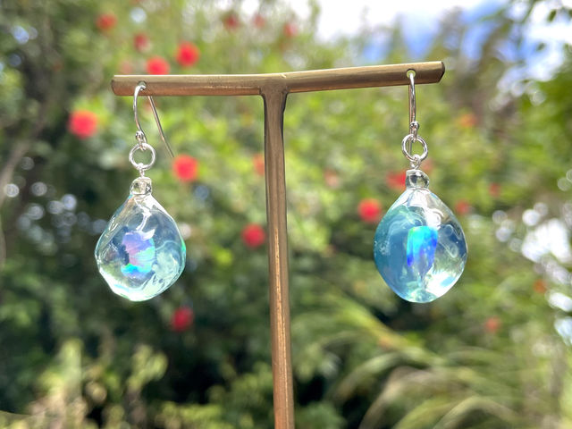 ミヤコブルーのピアス_GuruGuruGlass