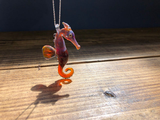 タツノオトシゴペンダント_GuruGuruGlass