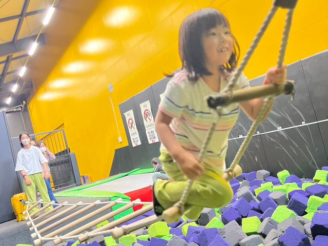 フォームピット
大人から子供まで人気のエリアでみんなと遊ぼう!!_ゲットエアわらび