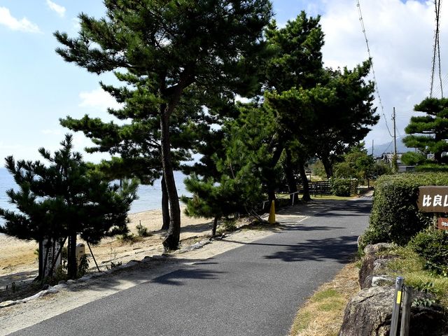 比良レークハウスのすぐ前にびわ湖が広がります_比良レークハウス
