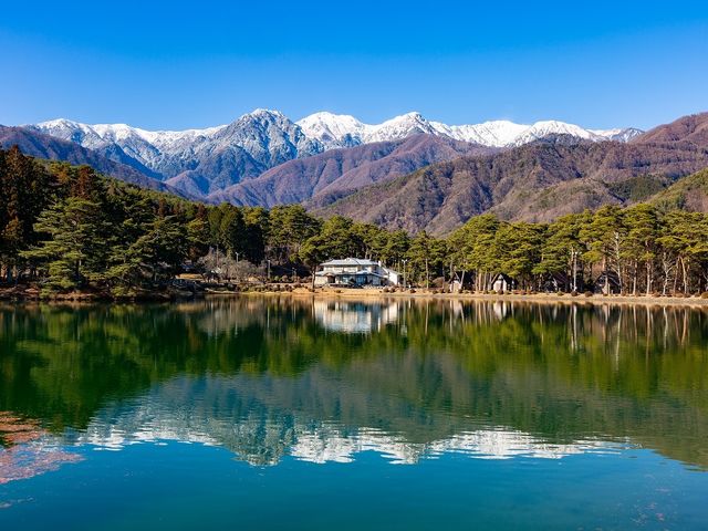 アルプスに囲まれ、大きな池があり開放的な千人塚公園_千人塚公園