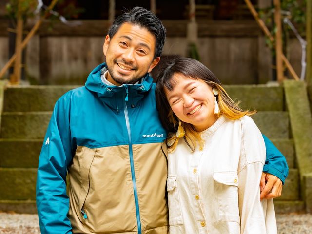 気さくに声をかける夫婦を目当てに来訪するお客様も多い_千人塚公園