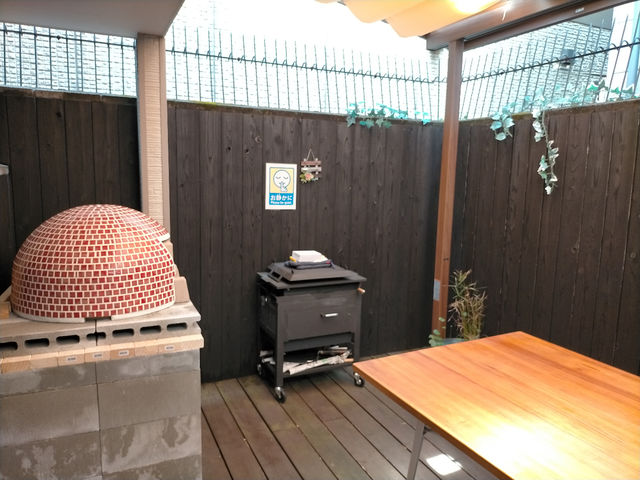 屋外テント付きデッキ
石窯 BBQコンロ_遊泊昭和町