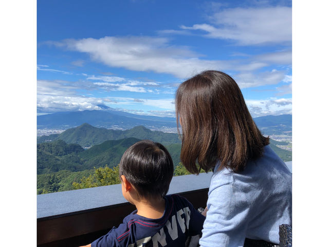 富士パノラマパーク
ロープウェイで頂上へ、天気が良ければ富士山が綺麗に見えます。_Angel Flower