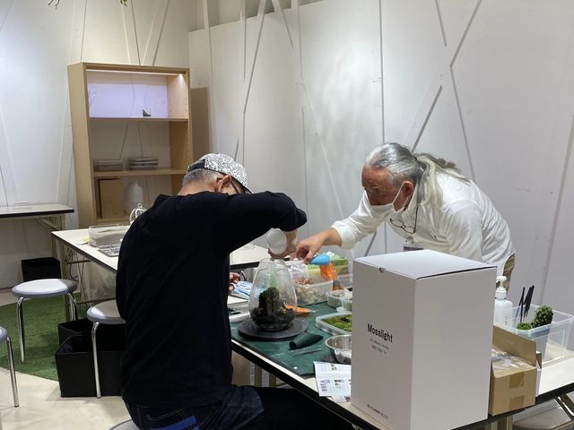 阪急うめだ本店でのワークショップの様子_モスライトアトリエ