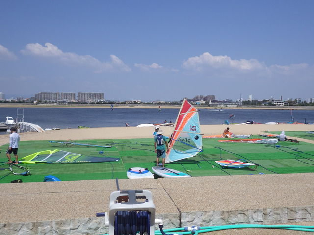 SeaYouは目の前が海なので準備できたらすぐに海へgo! 湾の中は対岸に囲まれているため、 初心者でも流される心配がありません。_Sea You