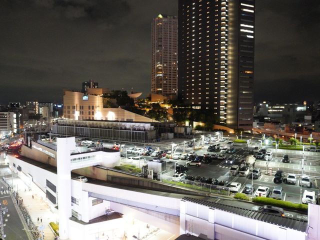 開放感がありなんばパークスが見えます!_SORASITA 難波