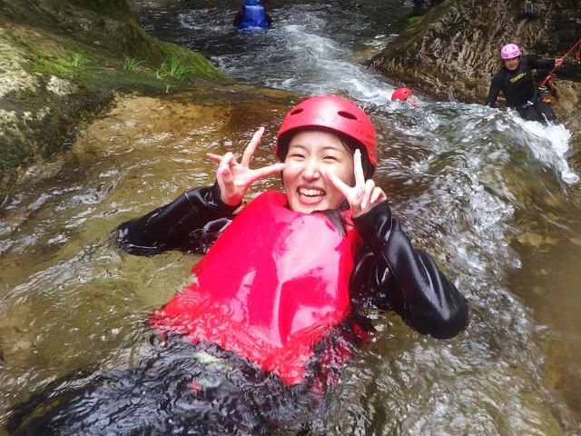 ziggiesのアクティビティーはワクワクドキドキがくせになる!(キャニオニング)_ZIGGIES ADVENTURE JAPAN