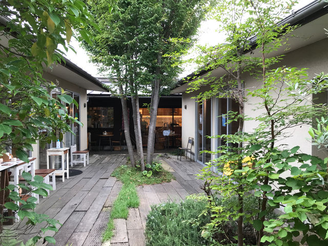 緑に囲まれた「くまのこみち」敷地内にあります。_くまのこ陶芸