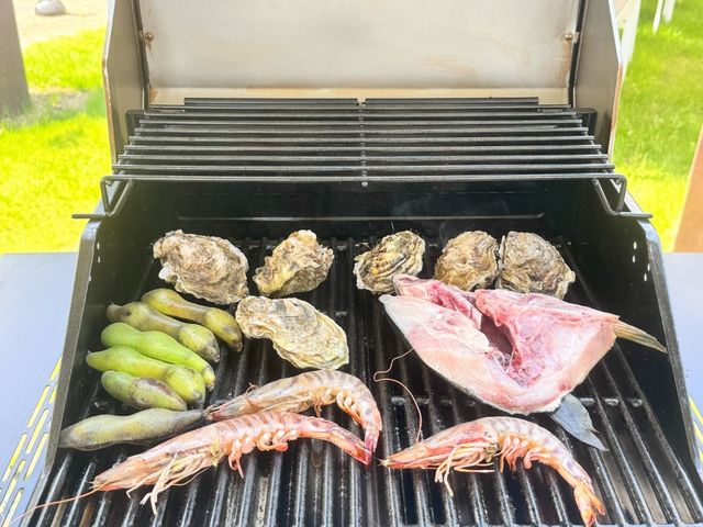 持ち込みOKなので、近くの市場で新鮮な海鮮を購入してくるのもおすすめ!_THE BBQ YARD GROVE HILLS NARITA