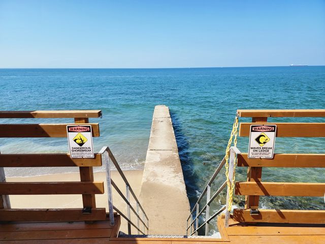 海に降りられる階段もあり充実した時間を過ごせます。(海水浴不可)_37CAFE