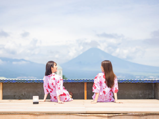 天空の足湯(屋上階)
富士山の絶景_ゆうだい温泉