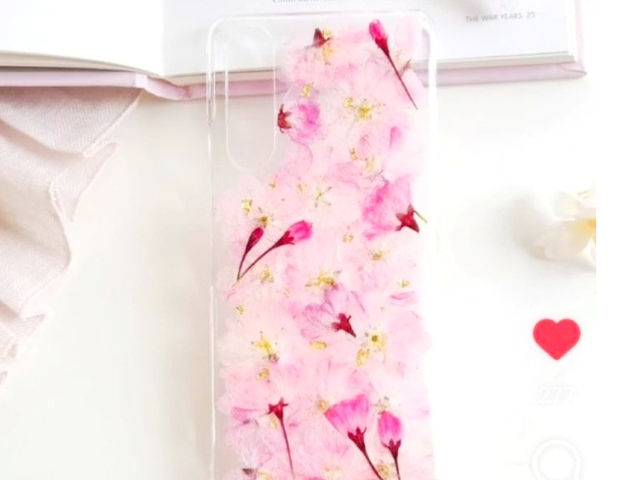 桜のスマホケースも美しいです_LA FEE DES FLEURS