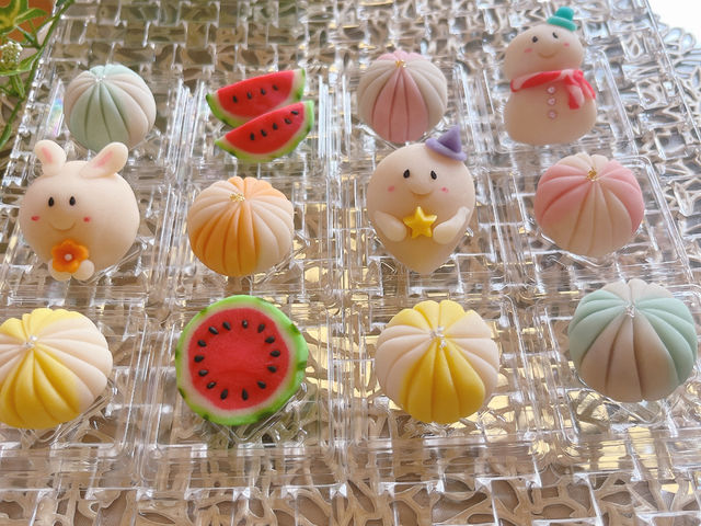 普段なかなか体験することのできない和菓子作り!講師が着色済みの練り切り餡を準備してお待ちしています。1時間で可愛くて美味しい和菓子を一緒に作りましょう!_Heart warming